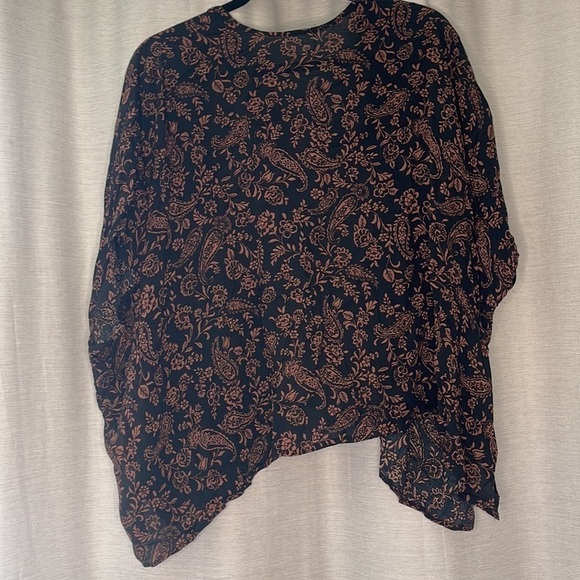 F21 BLACK AND RUST PATTERNED KIMONO SHAWL - Picture 6 of 6